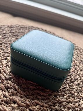 VLANDO Compact Green Jewelry Travel Case